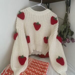 strawberry knit sweater!🍓